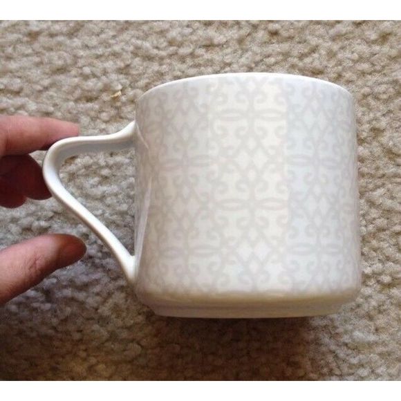 Starbucks White Gray Damask Scroll Geometric Pattern 12 oz. Mug Coffee Cup 2014 - Picture 1 of 7
